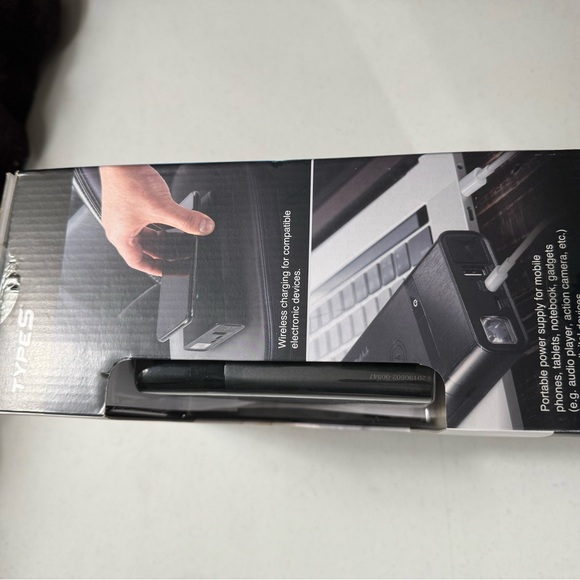 Type S jump starter and portable power bank with wirelesss charging - Picture 6 of 6